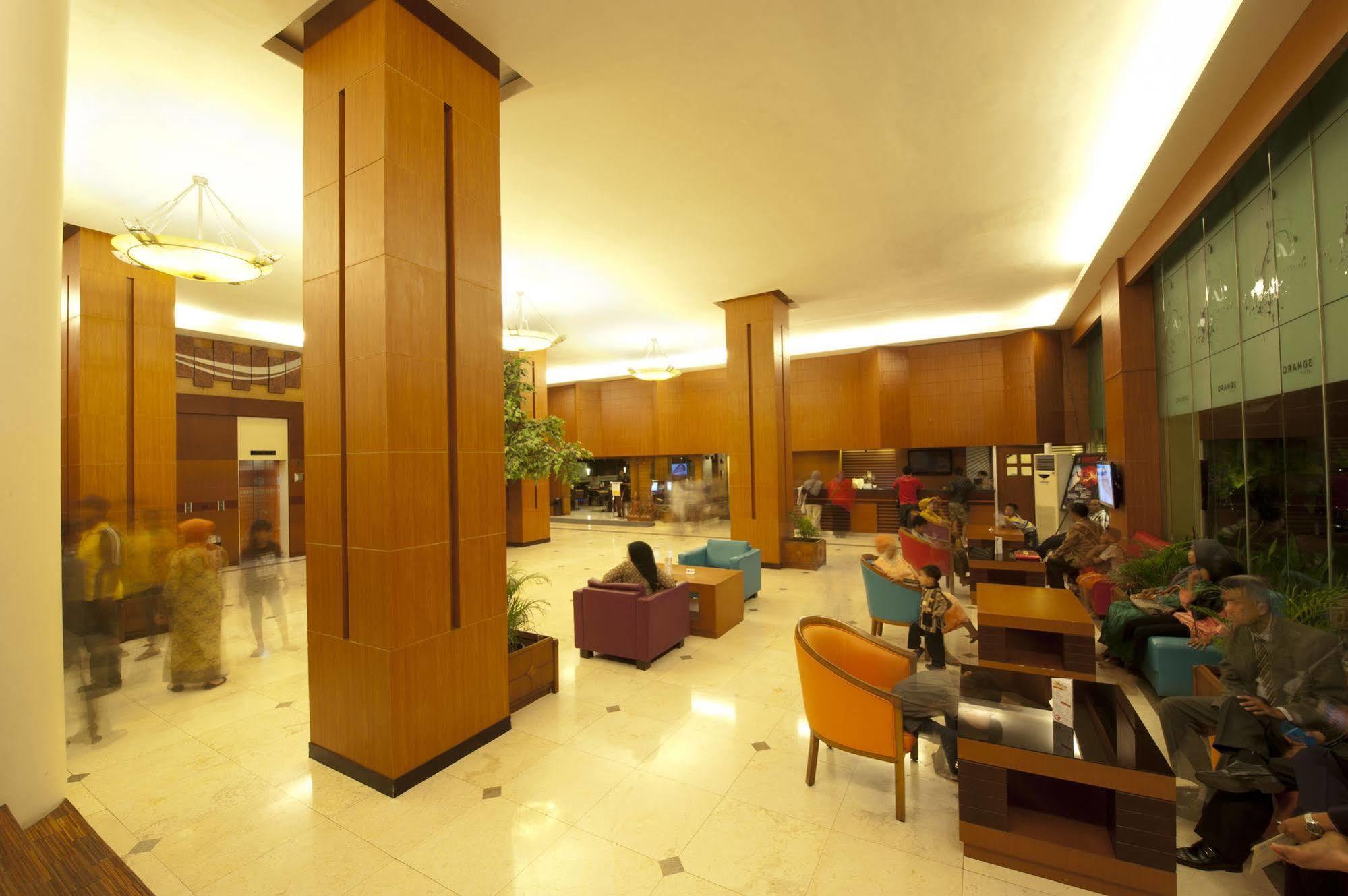 호텔 아시아 Surakarta  외부 사진